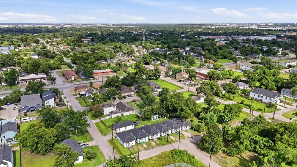 2222 Erastus Street Houston, TX 77020