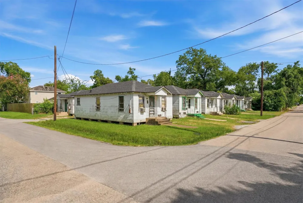 2222 Erastus Street Houston, TX 77020