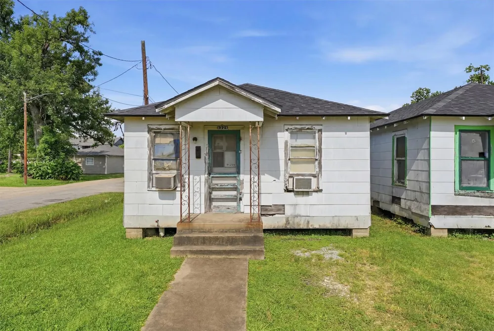 2222 Erastus Street Houston, TX 77020