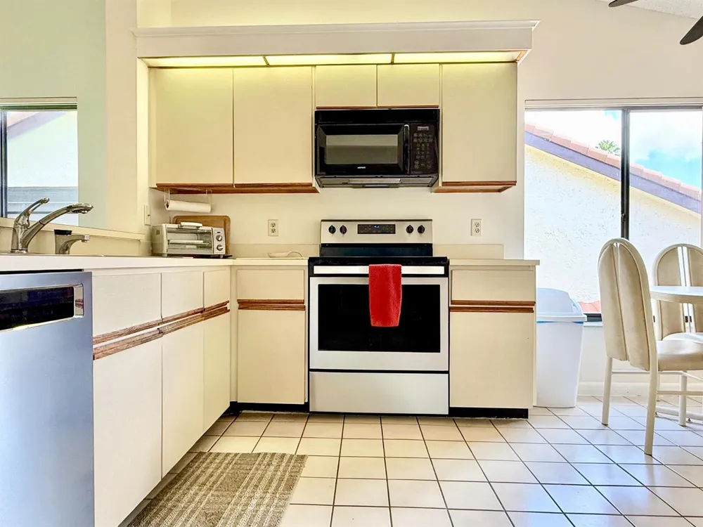 10678 OCEAN PALM WAY #202 Boynton Beach, FL 33437