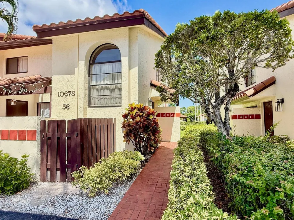 10678 OCEAN PALM WAY #202 Boynton Beach, FL 33437