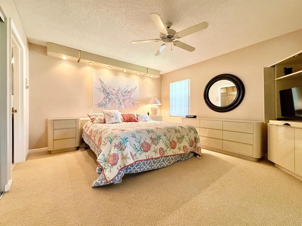 10678 OCEAN PALM WAY #202 Boynton Beach, FL 33437