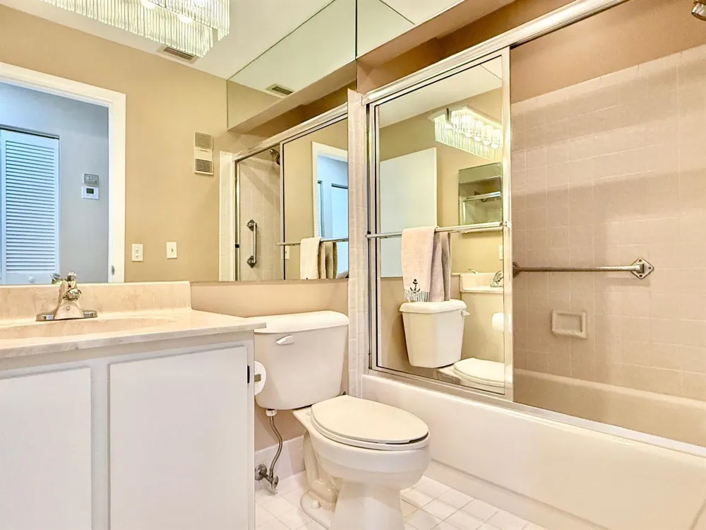 10678 OCEAN PALM WAY #202 Boynton Beach, FL 33437
