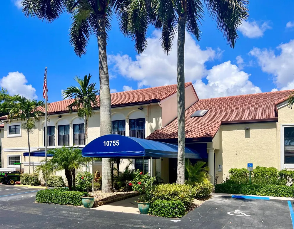 10678 OCEAN PALM WAY #202 Boynton Beach, FL 33437