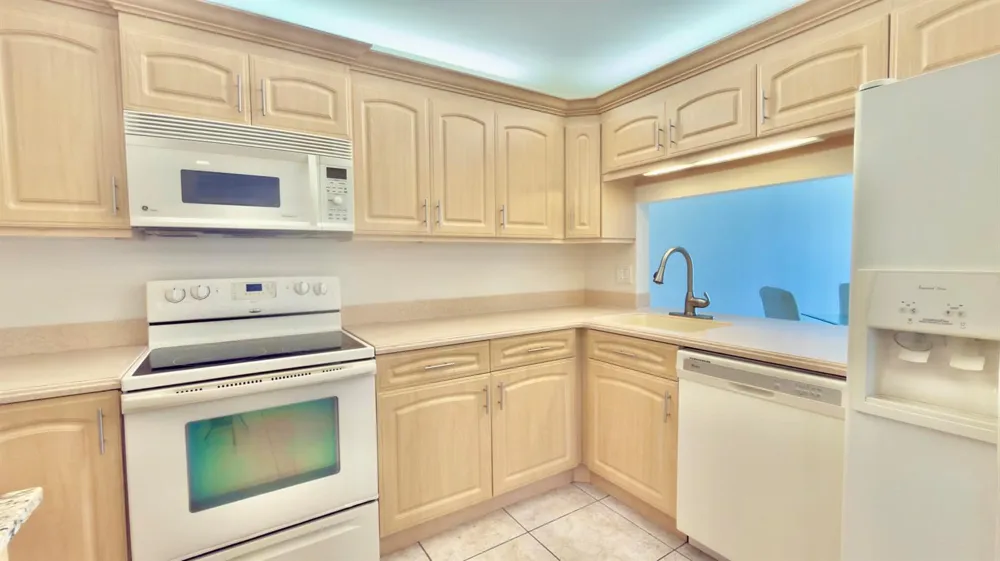 9311 ORANGE GROVE DRIVE #402 Davie, FL 33324