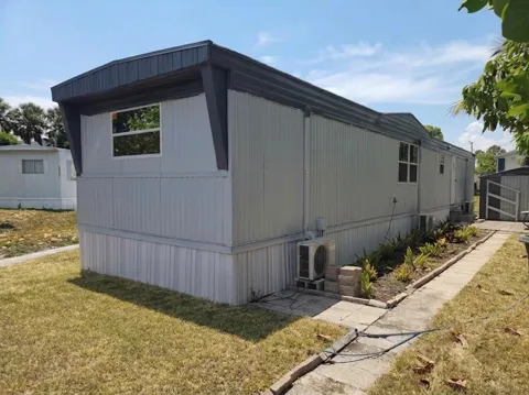 2407 NW 20th Avenue