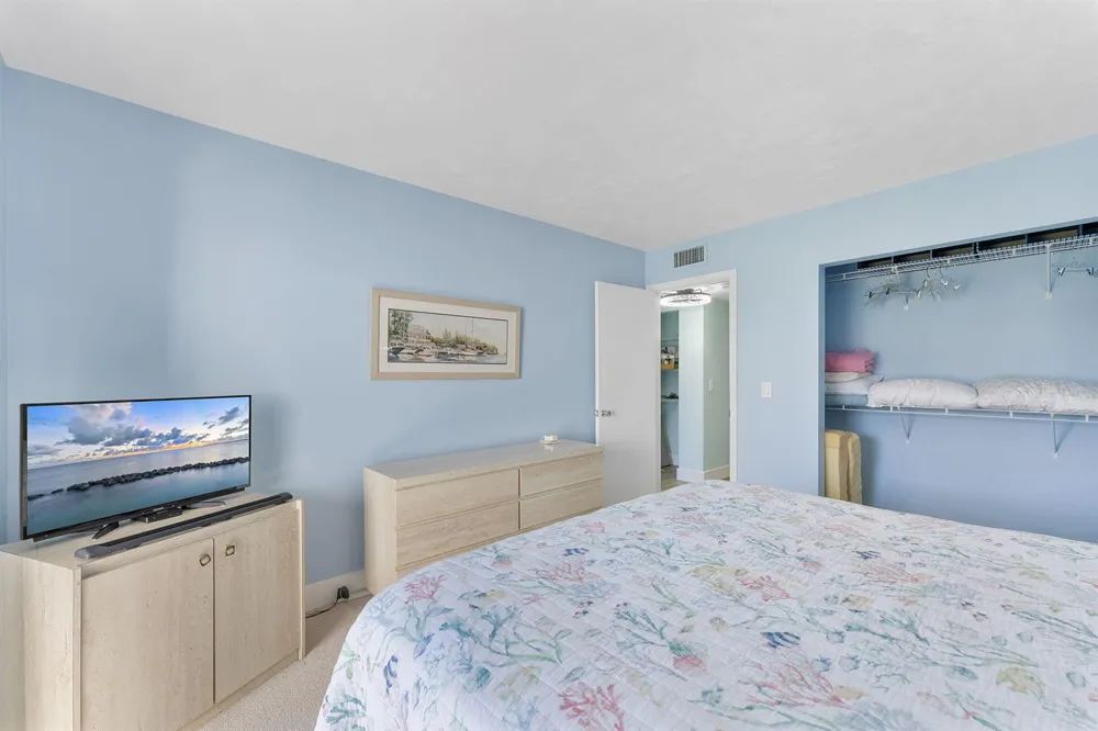 3322 CYNTHIA LANE #102 