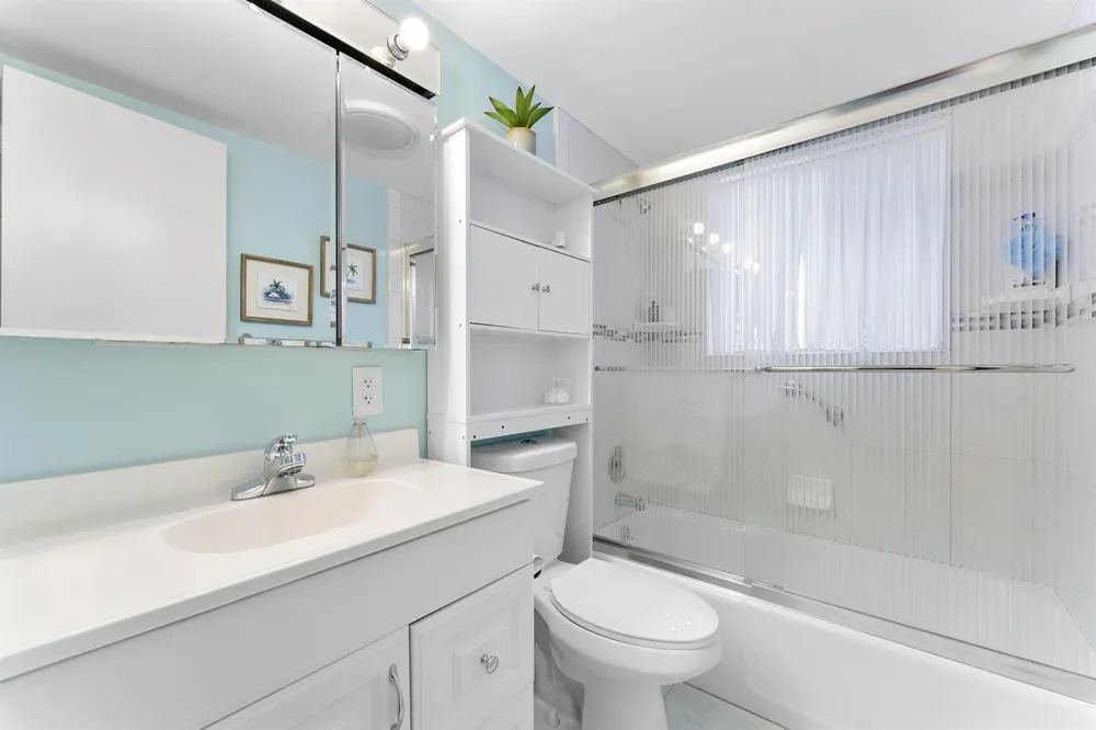 3322 CYNTHIA LANE #102 