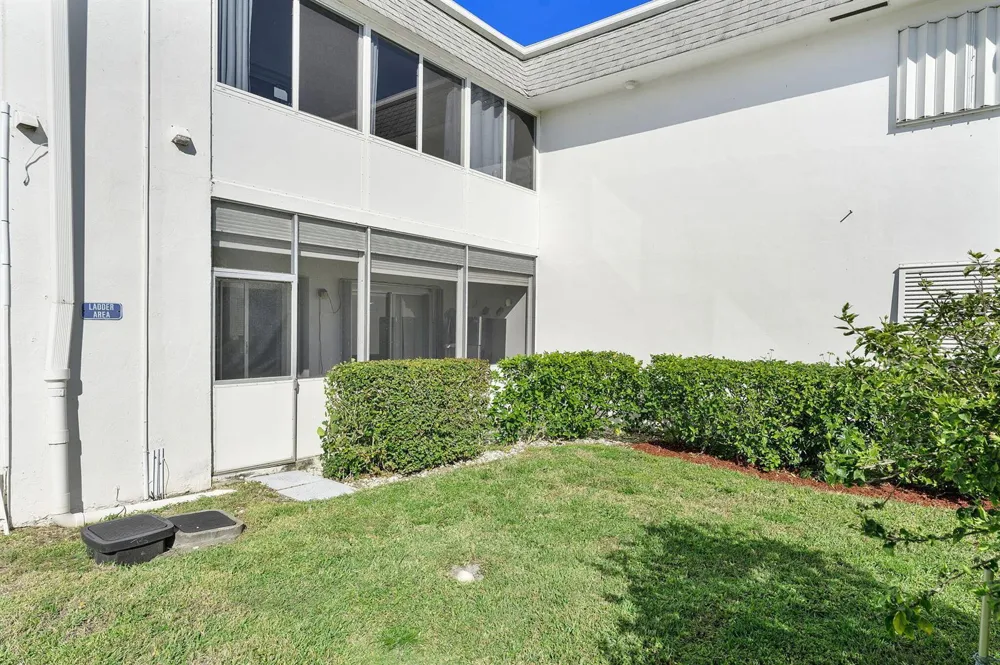 3322 CYNTHIA LANE #102 