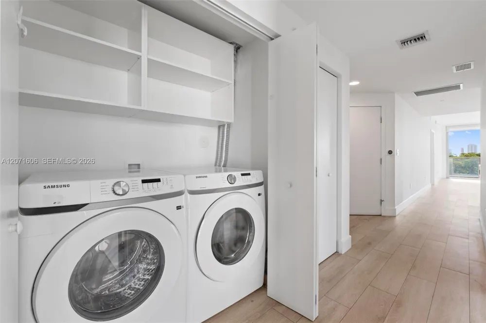 16385 Biscayne Blvd #521 North Miami Beach, FL 33160