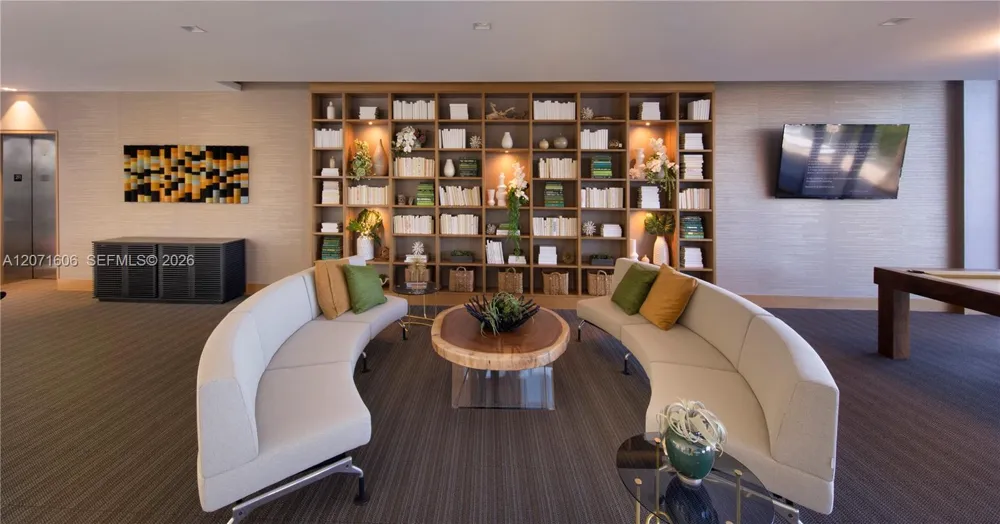 16385 Biscayne Blvd #521 North Miami Beach, FL 33160