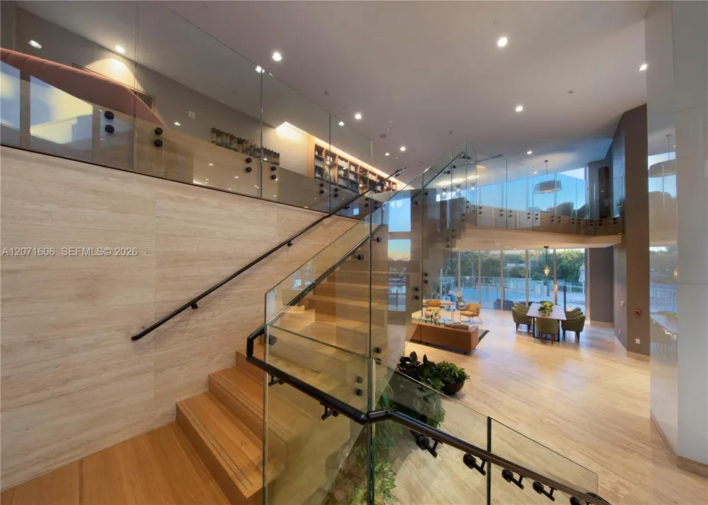 16385 Biscayne Blvd #521 North Miami Beach, FL 33160