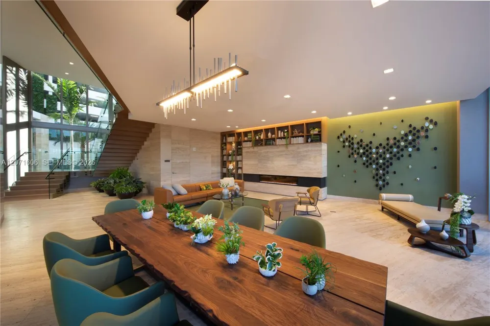 16385 Biscayne Blvd #521 North Miami Beach, FL 33160