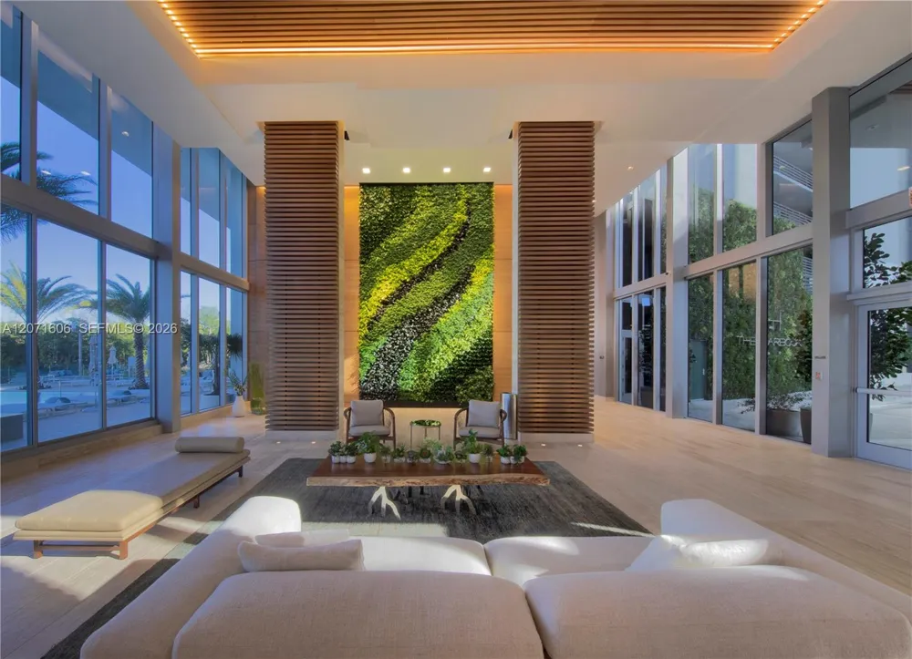 16385 Biscayne Blvd #521 North Miami Beach, FL 33160