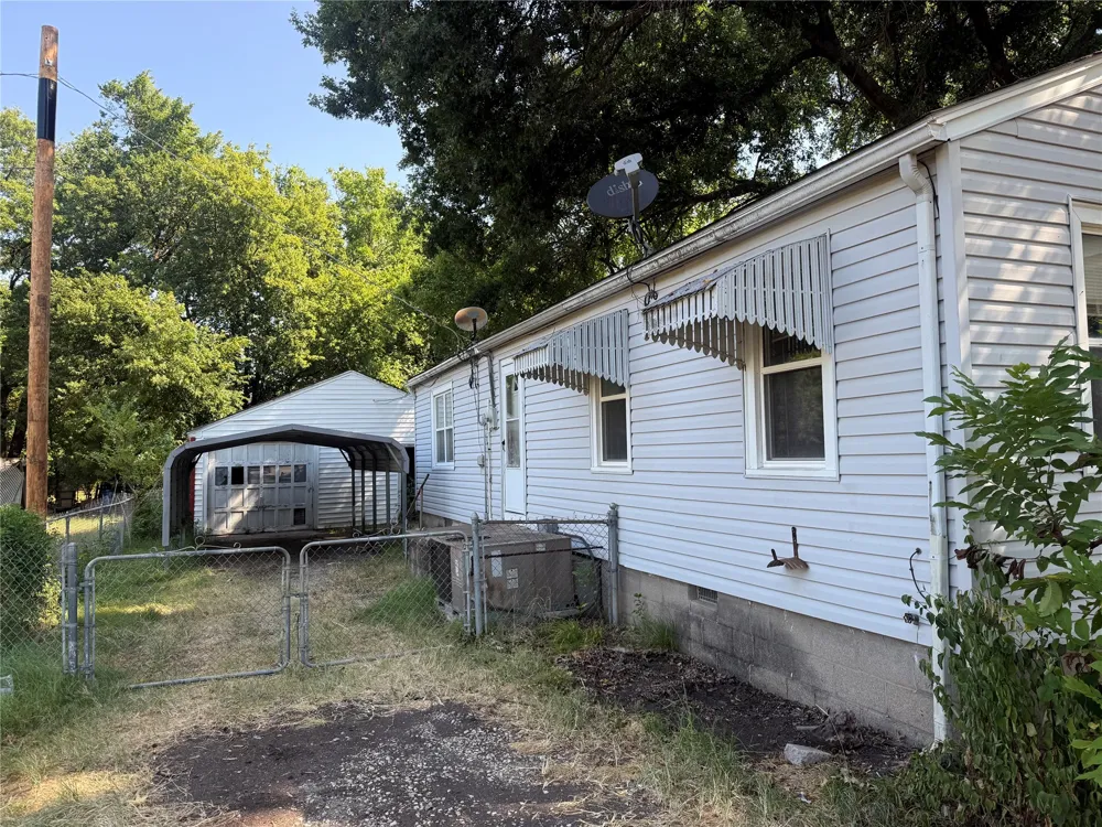 708 Herrick Bartlesville, OK 74003