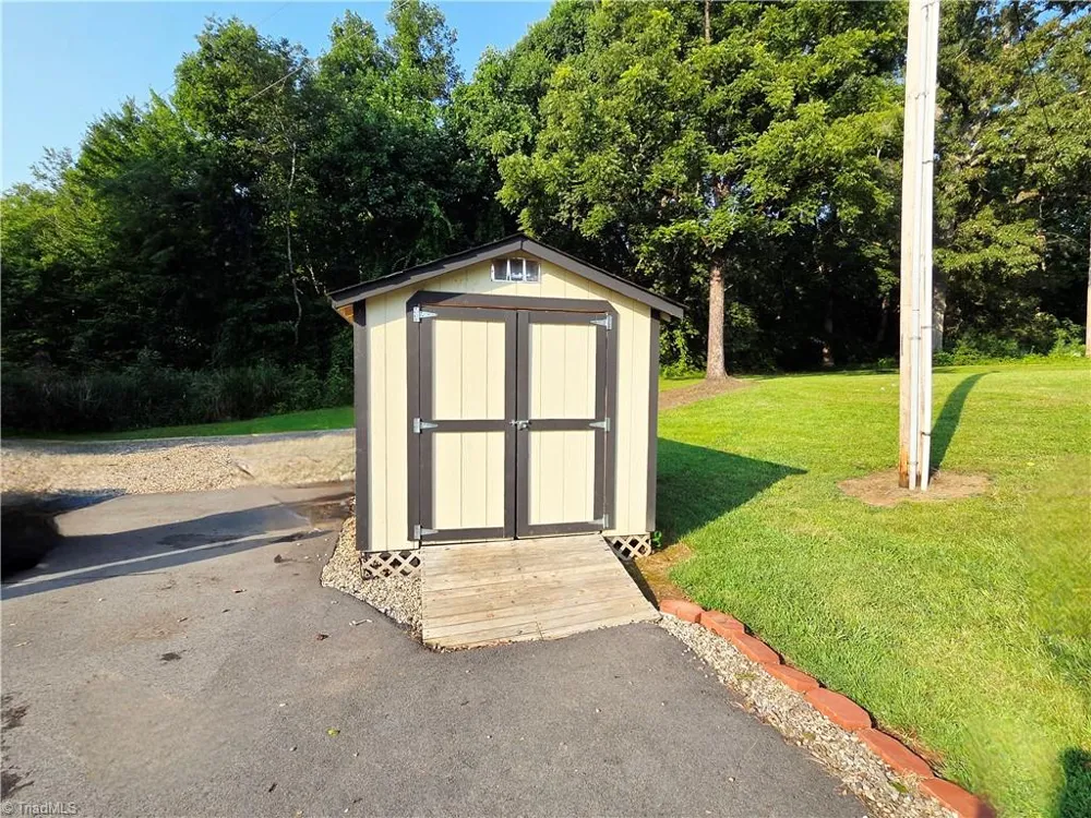 5253 Absher Road Hays, NC 28635