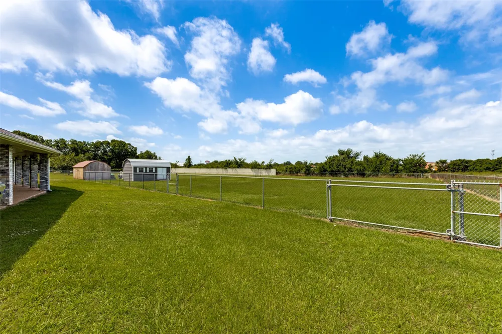 13740 Vida Lane Dallas, TX 75253