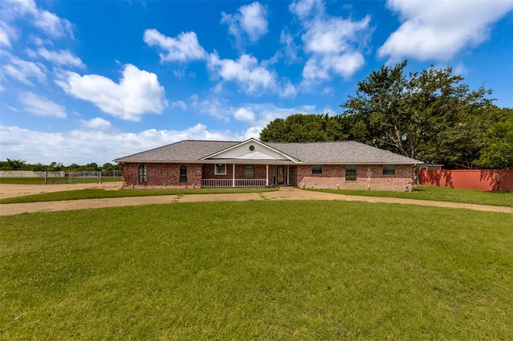 13740 Vida Lane Dallas, TX 75253