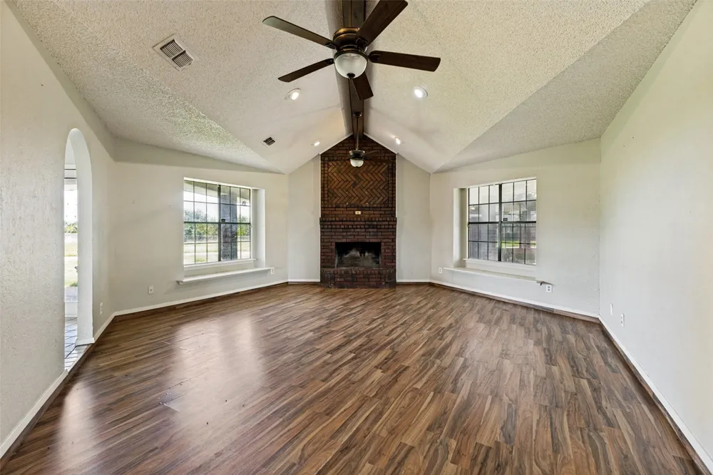 13740 Vida Lane Dallas, TX 75253