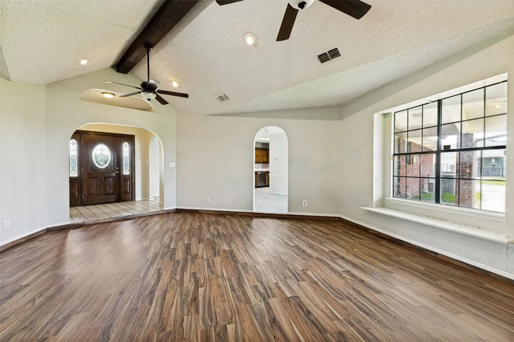 13740 Vida Lane Dallas, TX 75253