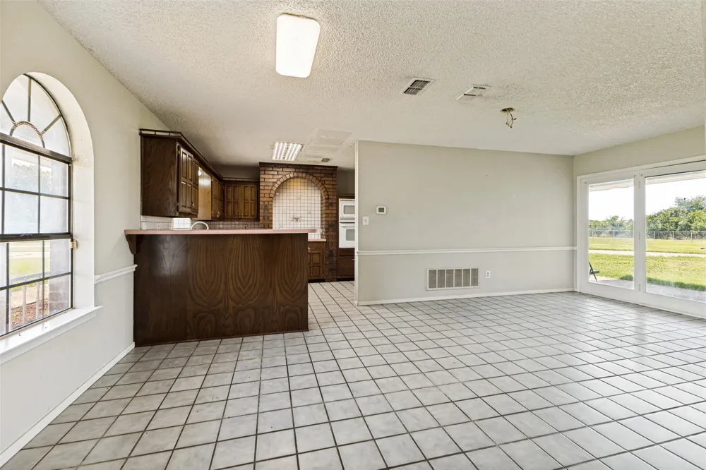 13740 Vida Lane Dallas, TX 75253