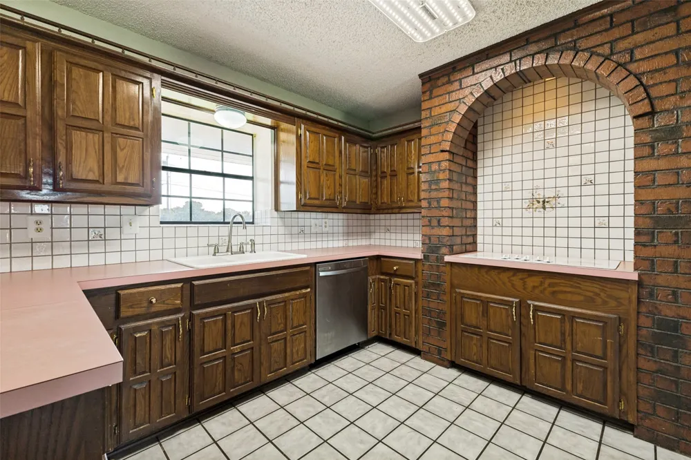 13740 Vida Lane Dallas, TX 75253