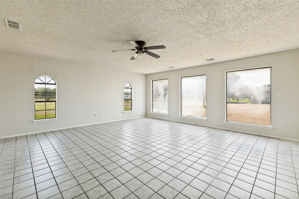 13740 Vida Lane Dallas, TX 75253