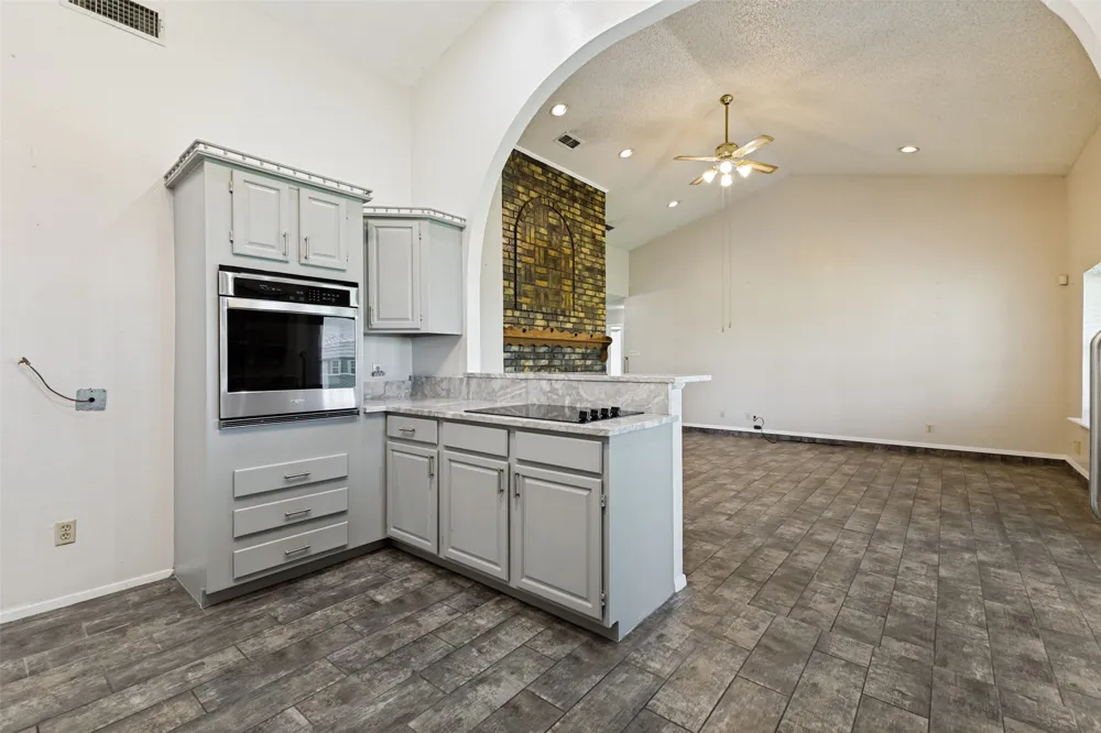13740 Vida Lane Dallas, TX 75253