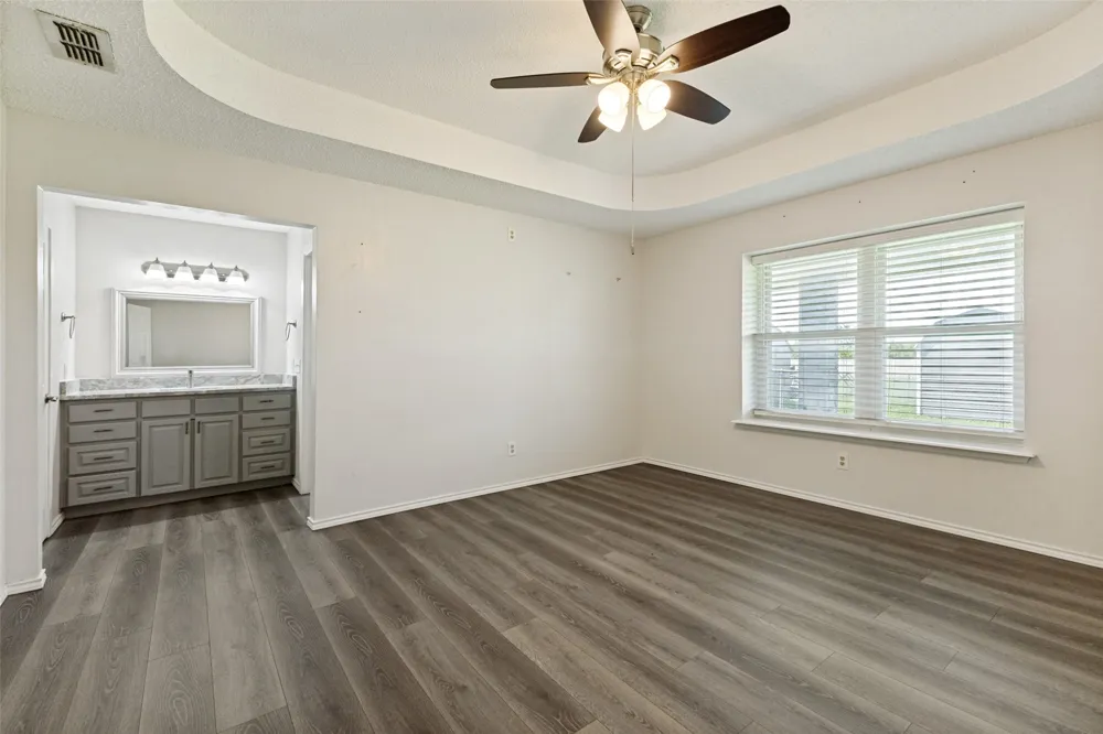 13740 Vida Lane Dallas, TX 75253