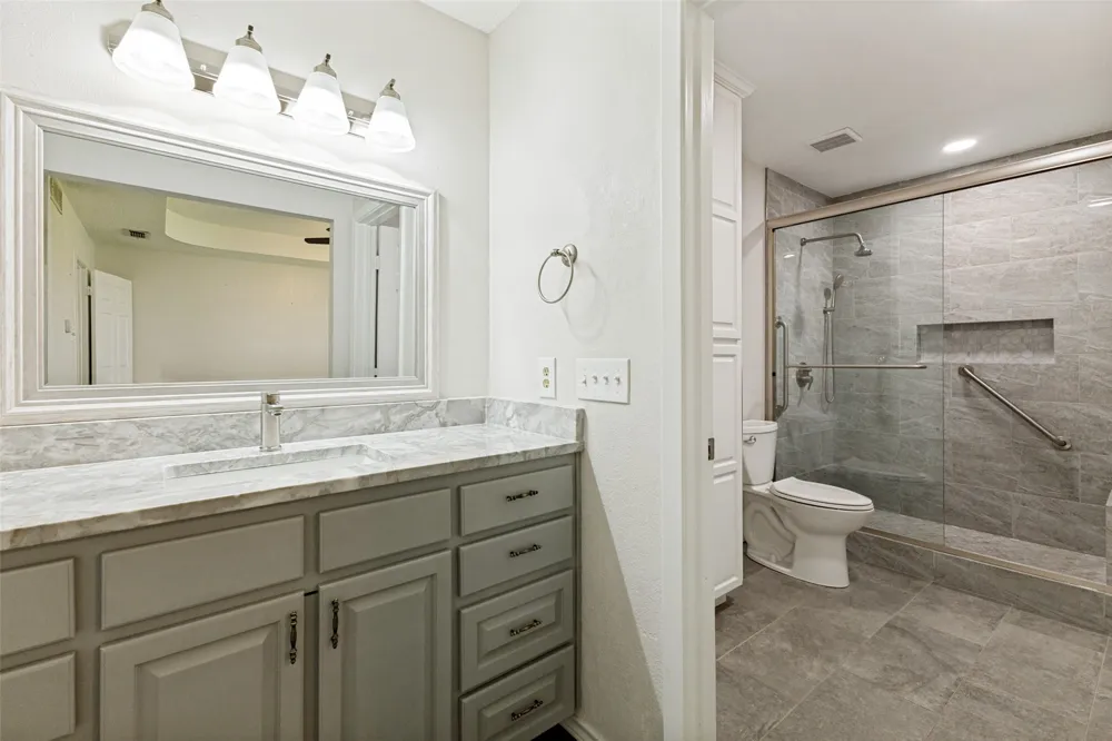 13740 Vida Lane Dallas, TX 75253