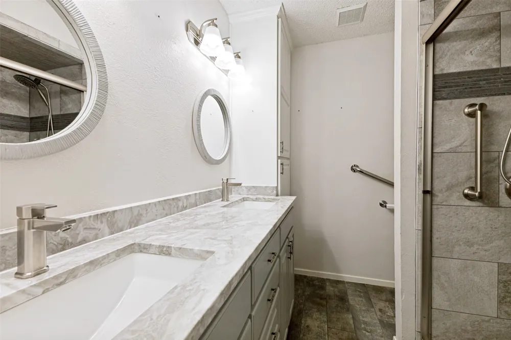 13740 Vida Lane Dallas, TX 75253