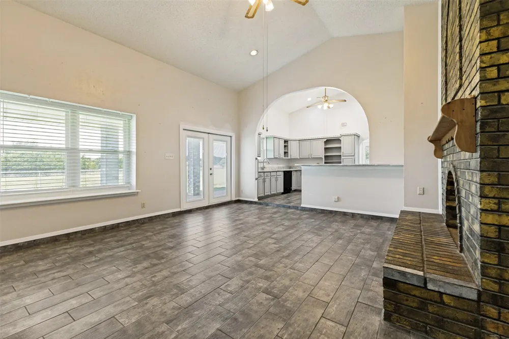 13740 Vida Lane Dallas, TX 75253