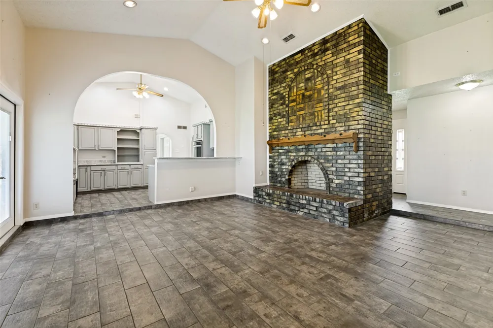 13740 Vida Lane Dallas, TX 75253