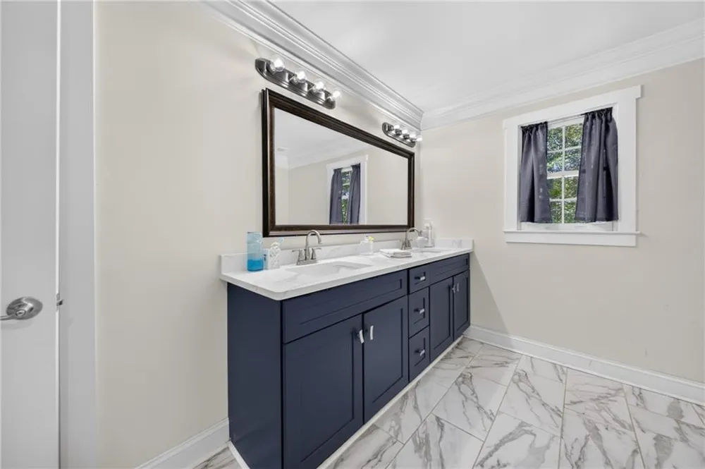 2872 Summit Crest Lane Snellville, GA 30078