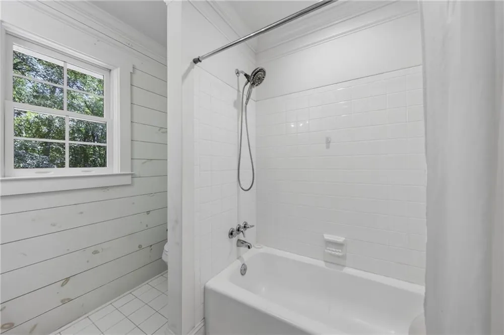 2872 Summit Crest Lane Snellville, GA 30078
