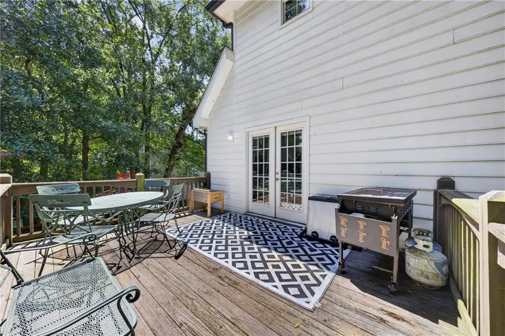 2872 Summit Crest Lane Snellville, GA 30078