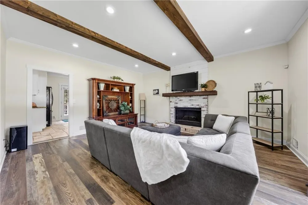 2872 Summit Crest Lane Snellville, GA 30078