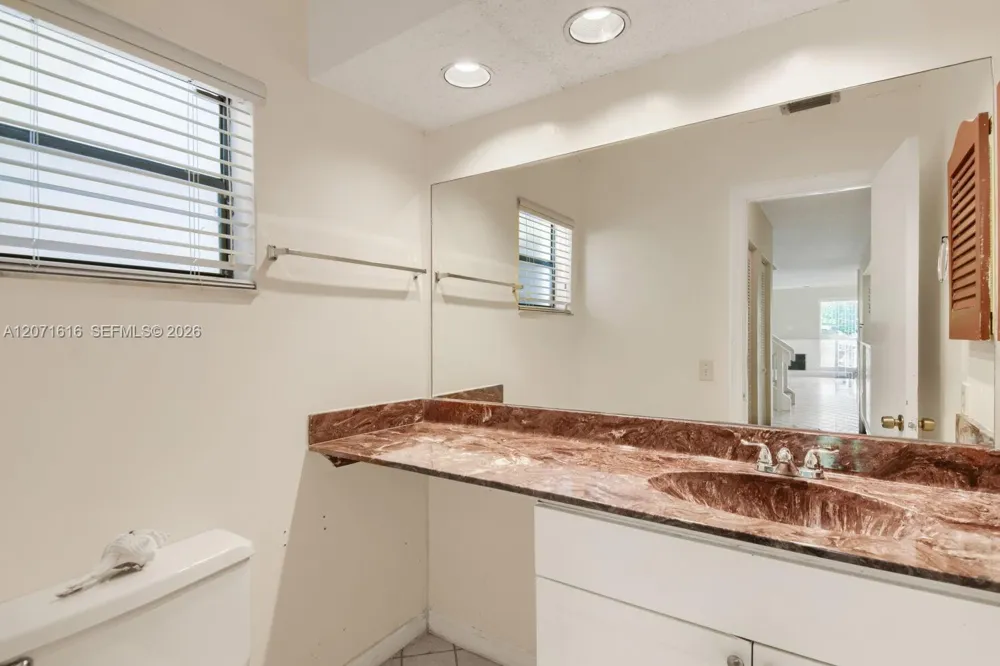 5988 Glendale Boca Raton, FL 33433