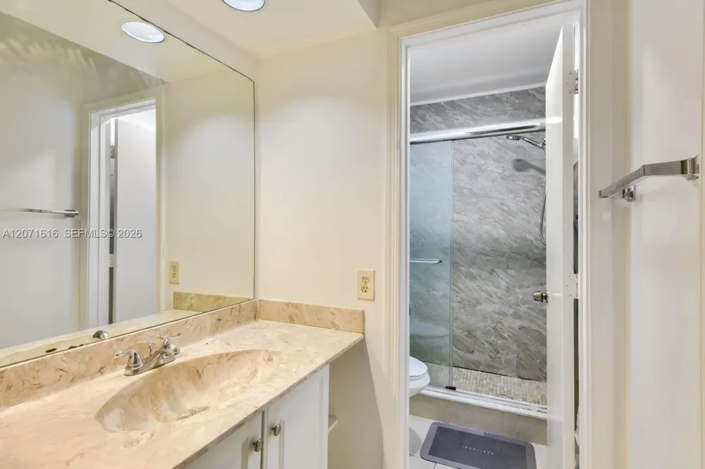 5988 Glendale Boca Raton, FL 33433