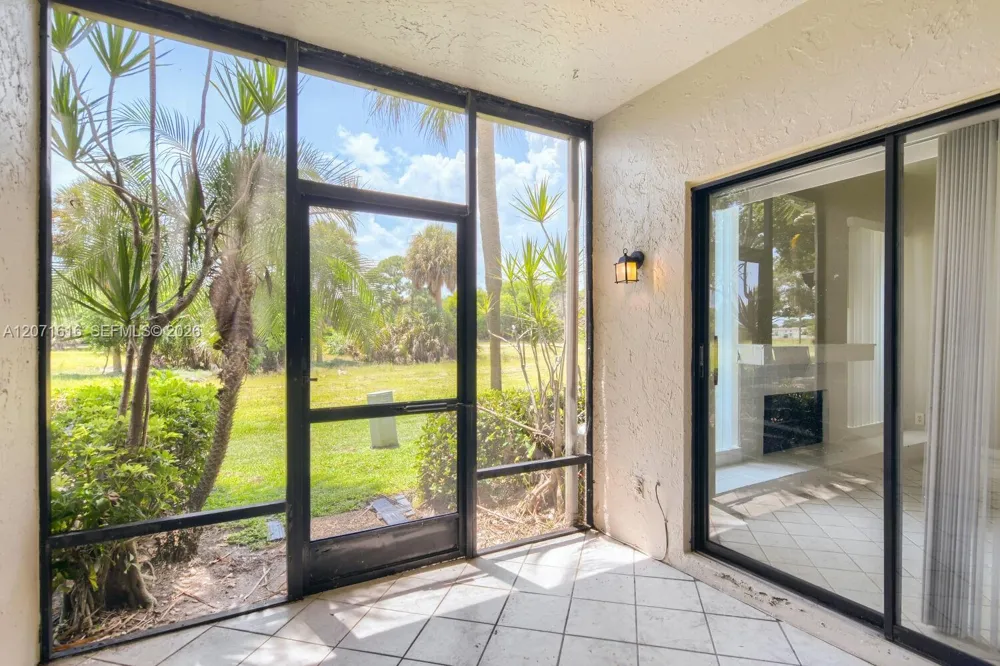 5988 Glendale Boca Raton, FL 33433