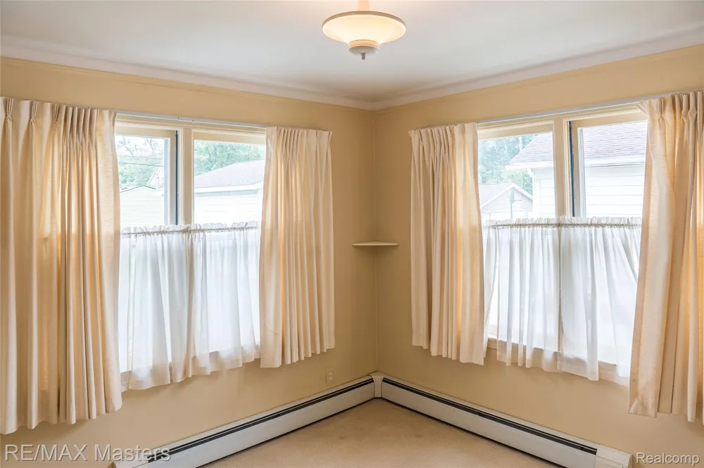 29386 Walnut Street Flat Rock City, MI 48134