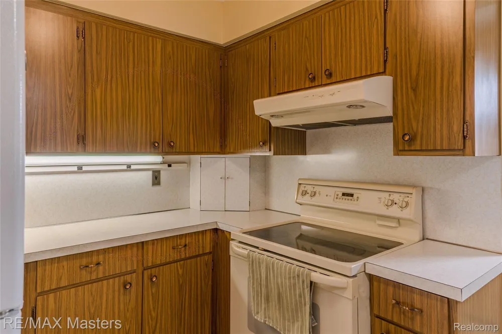 29386 Walnut Street Flat Rock City, MI 48134