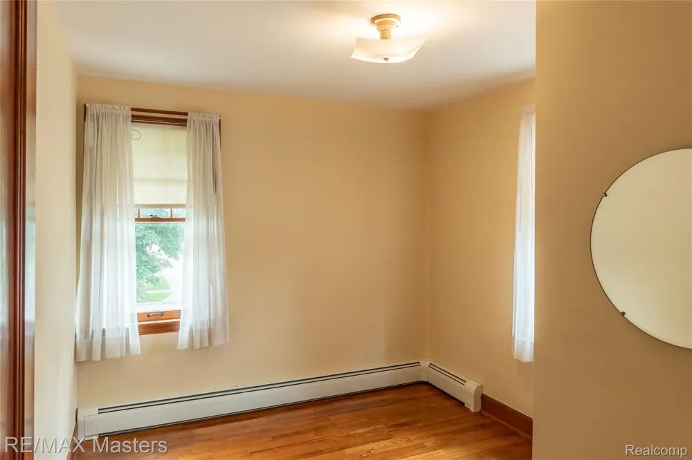 29386 Walnut Street Flat Rock City, MI 48134