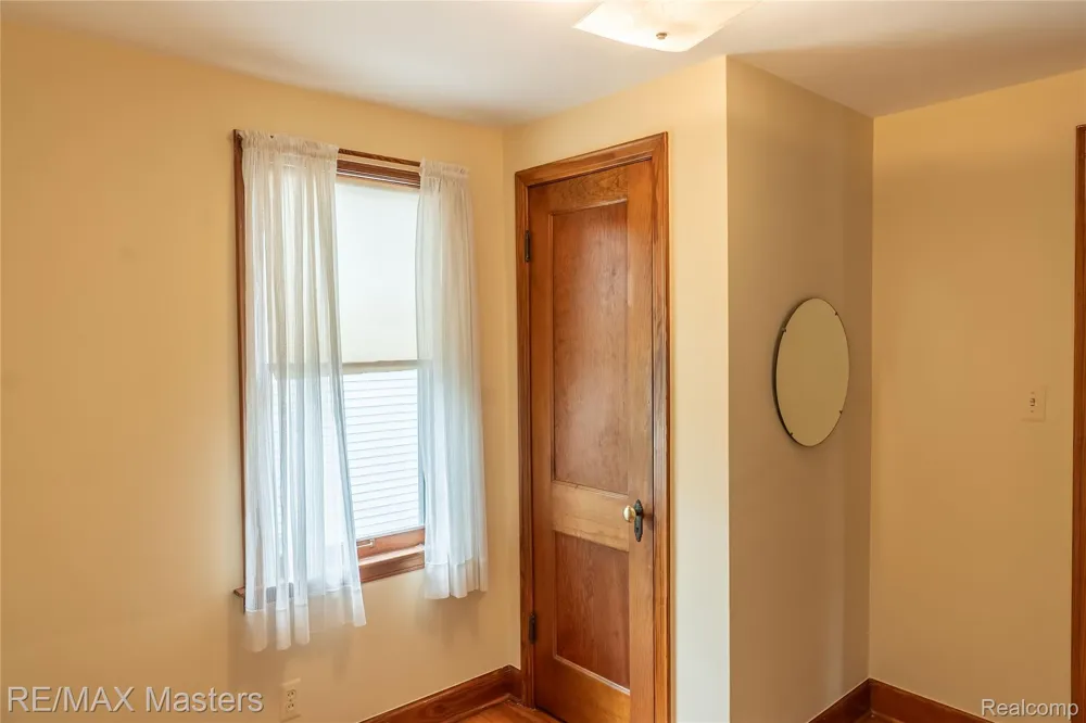 29386 Walnut Street Flat Rock City, MI 48134