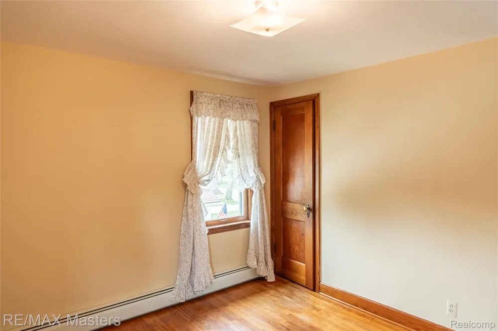 29386 Walnut Street Flat Rock City, MI 48134