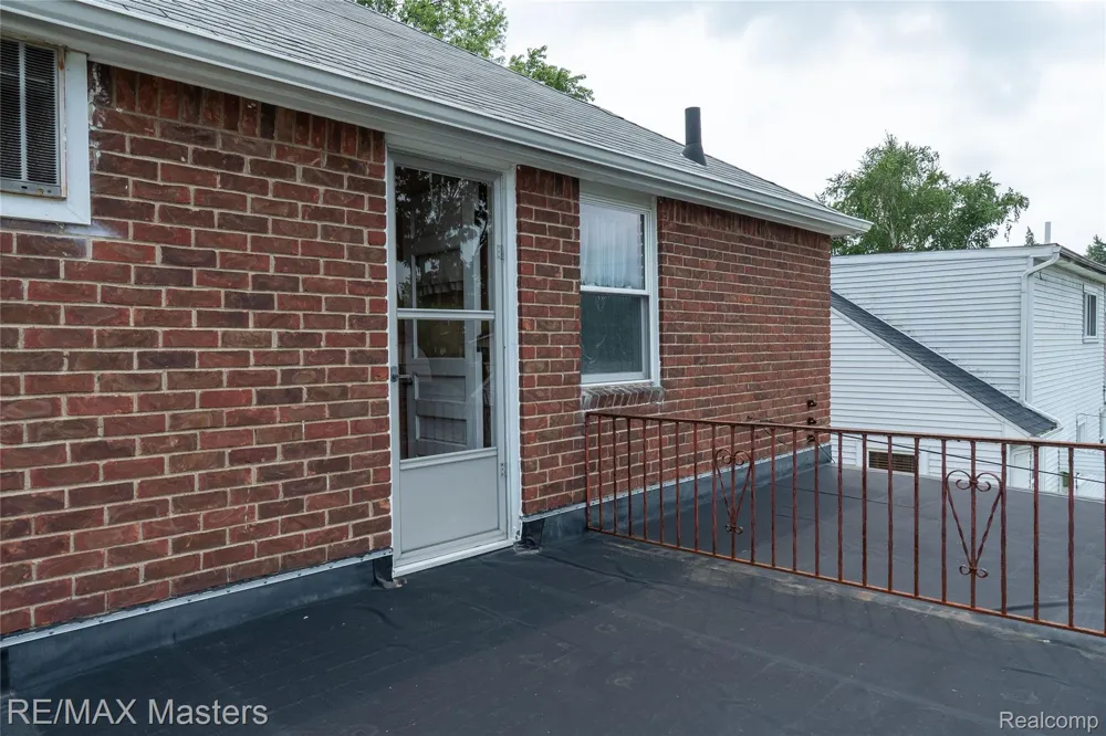 29386 Walnut Street Flat Rock City, MI 48134