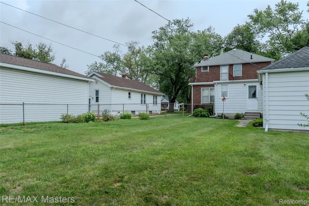 29386 Walnut Street Flat Rock City, MI 48134