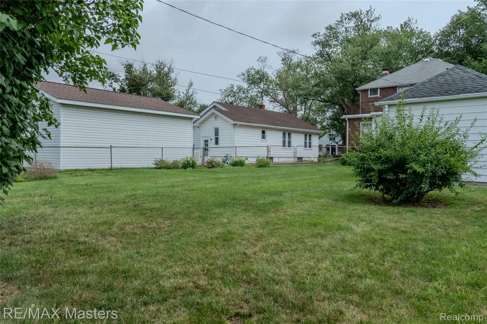 29386 Walnut Street Flat Rock City, MI 48134