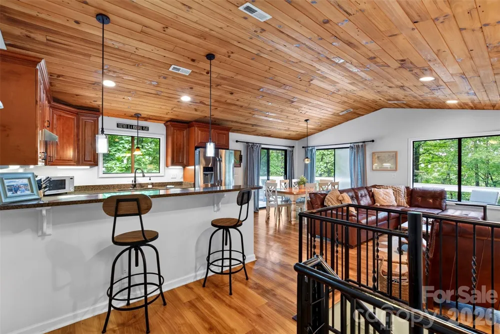 2 Bear Rock Loop Road Hendersonville, NC 28739