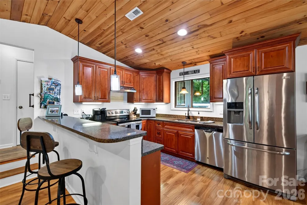 2 Bear Rock Loop Road Hendersonville, NC 28739